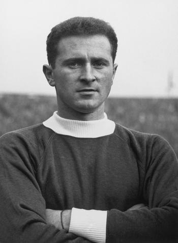 哈里-格雷格（Harry Gregg）是慕尼黑空难幸存者球员